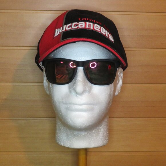 NFL Football Tampa Bay Buccaneers Hat - Picture 1 of 5